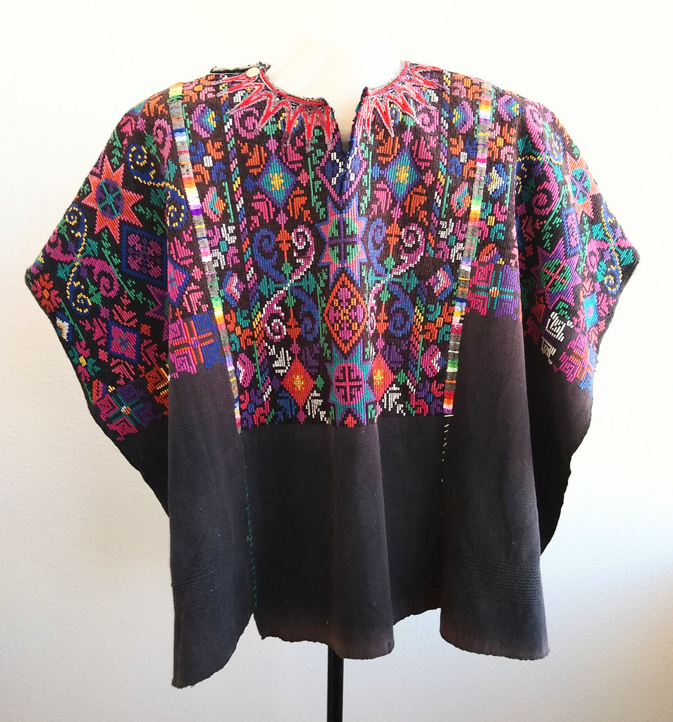 Huipil Chichicastenanga, Guatemala - 33" W x 26" L