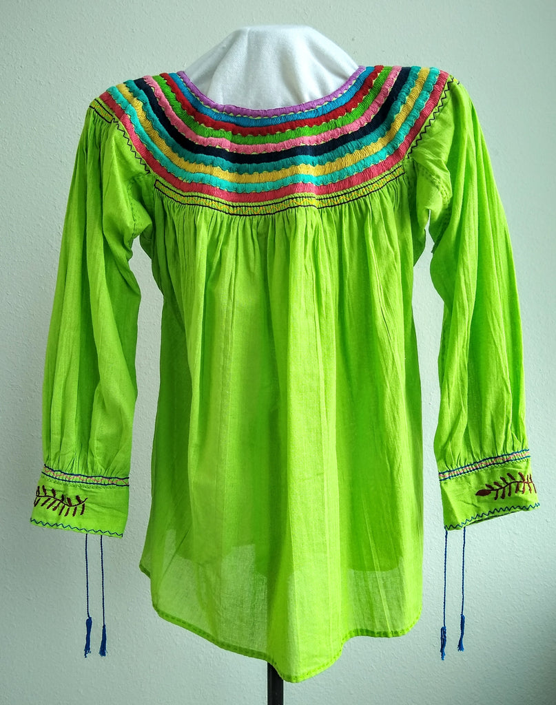 Chiapas Blouse/Blusa, Mexico - 23" W x 27" L